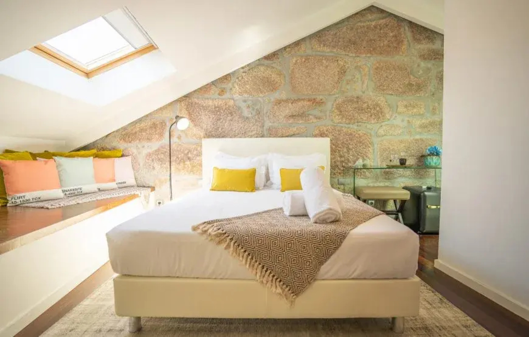 CHARM GH by YoursPorto