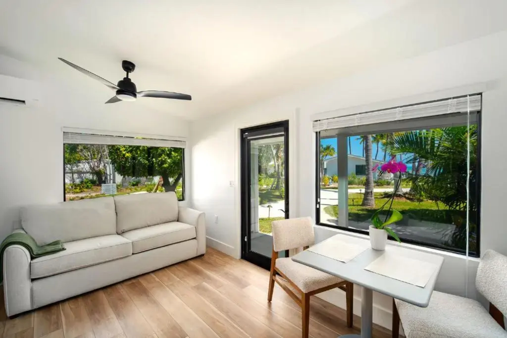 Pines & Palms Resort