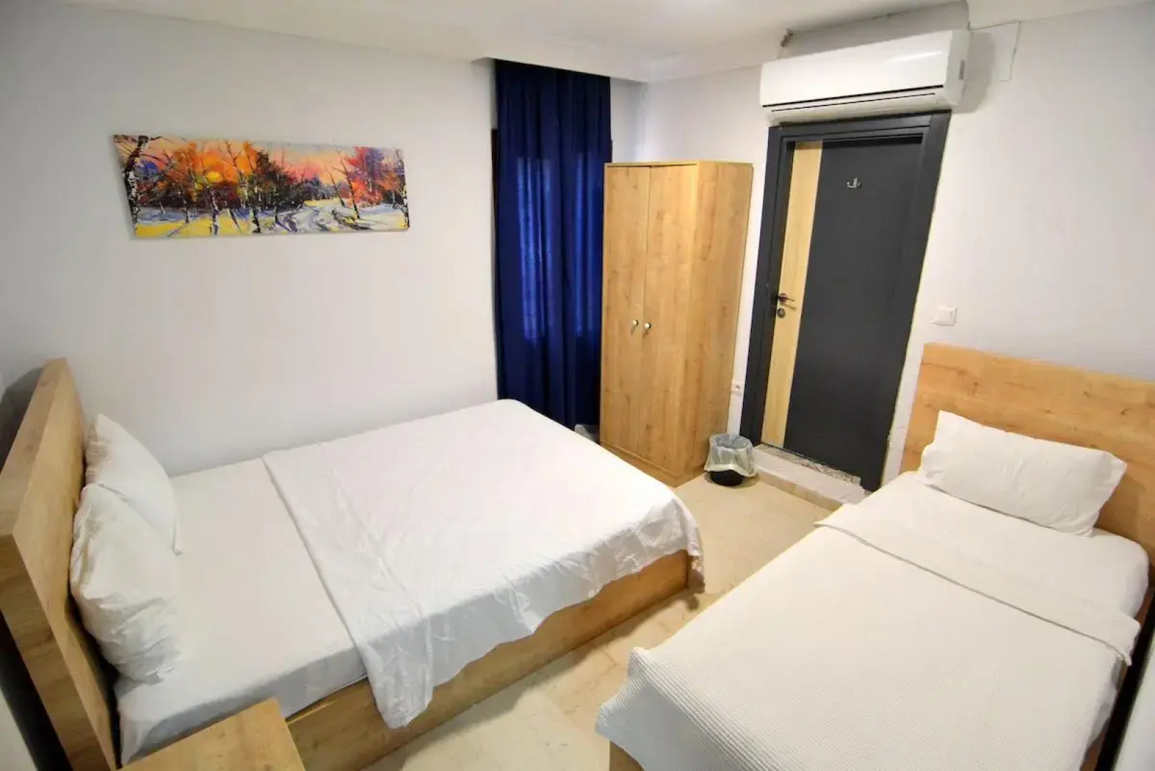 Ados Hotel