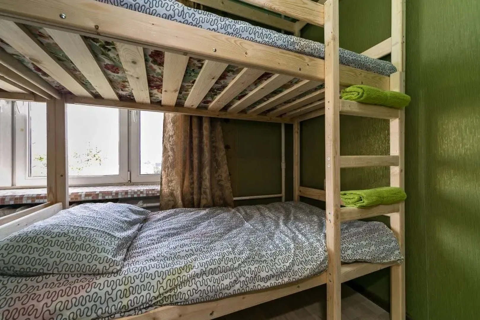 Crazy Monkey Hostel next to the Moscow Zoo