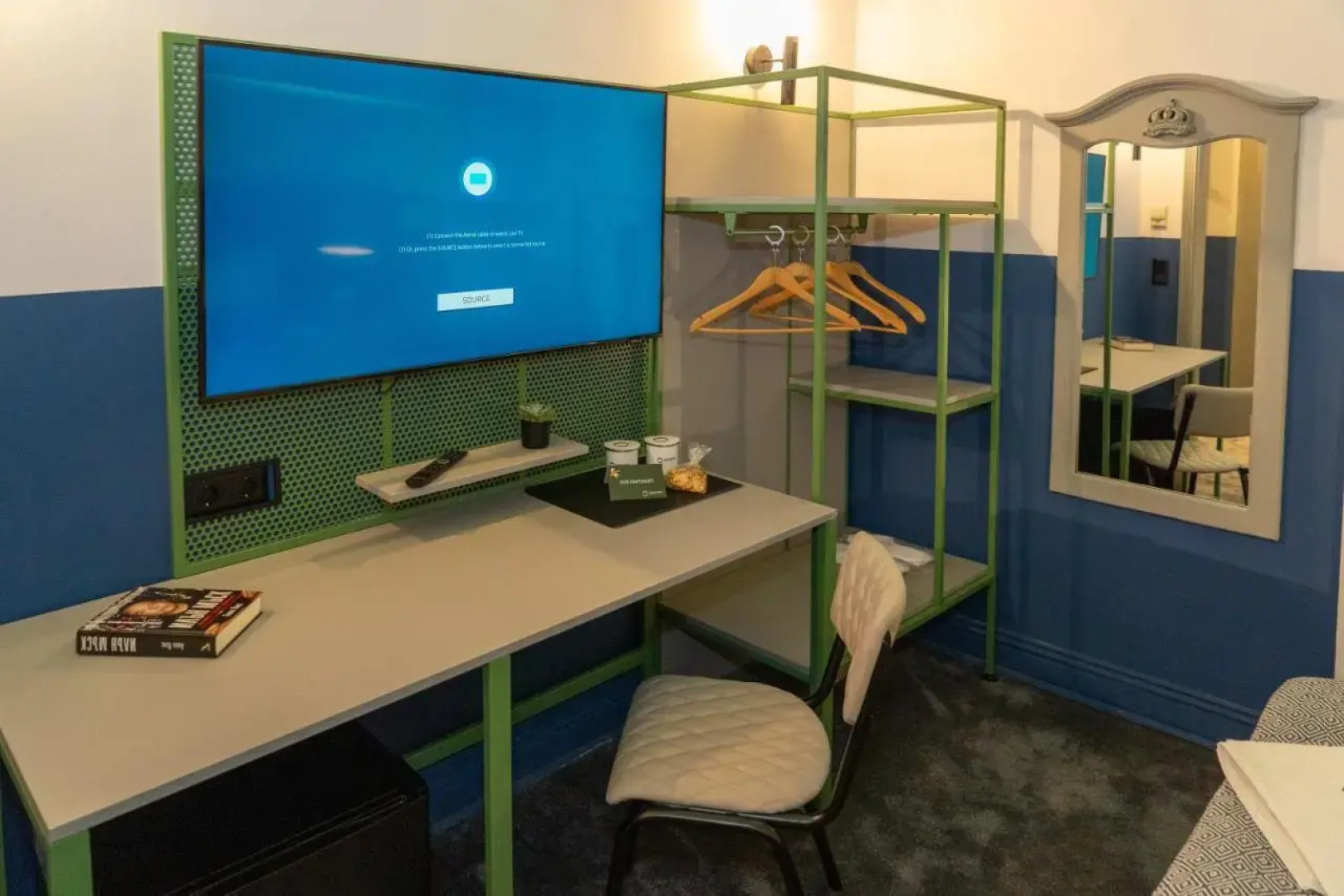 Introvert Maria Luisa