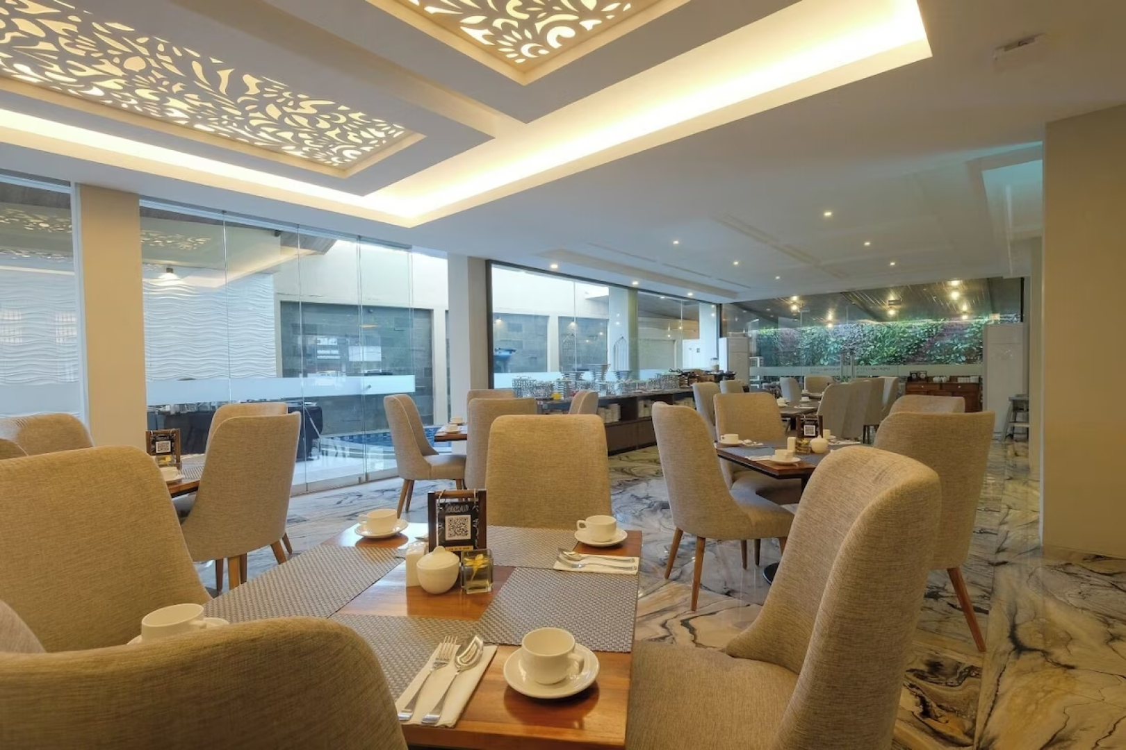 Front One Gosyen Hotel Salatiga
