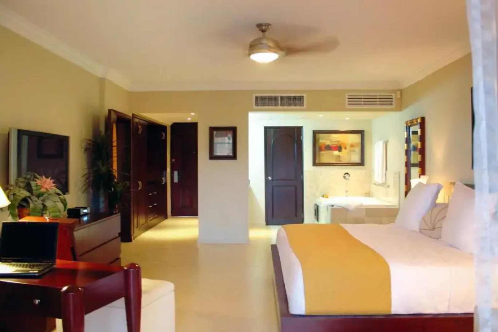 Presidential Suites by Lifestyles