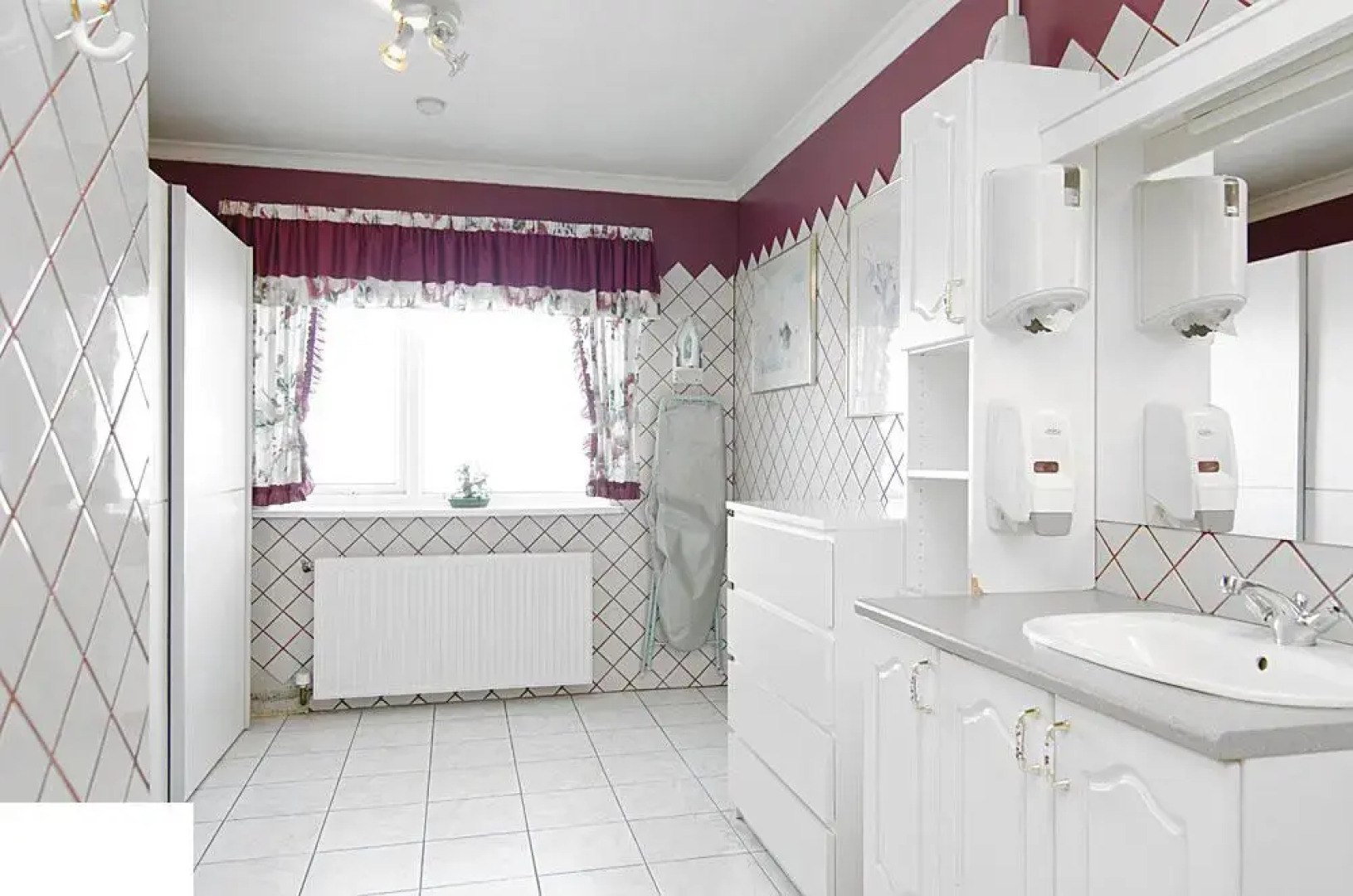 B&B Guesthouse - Bed and Breakfast Keflavik Centre