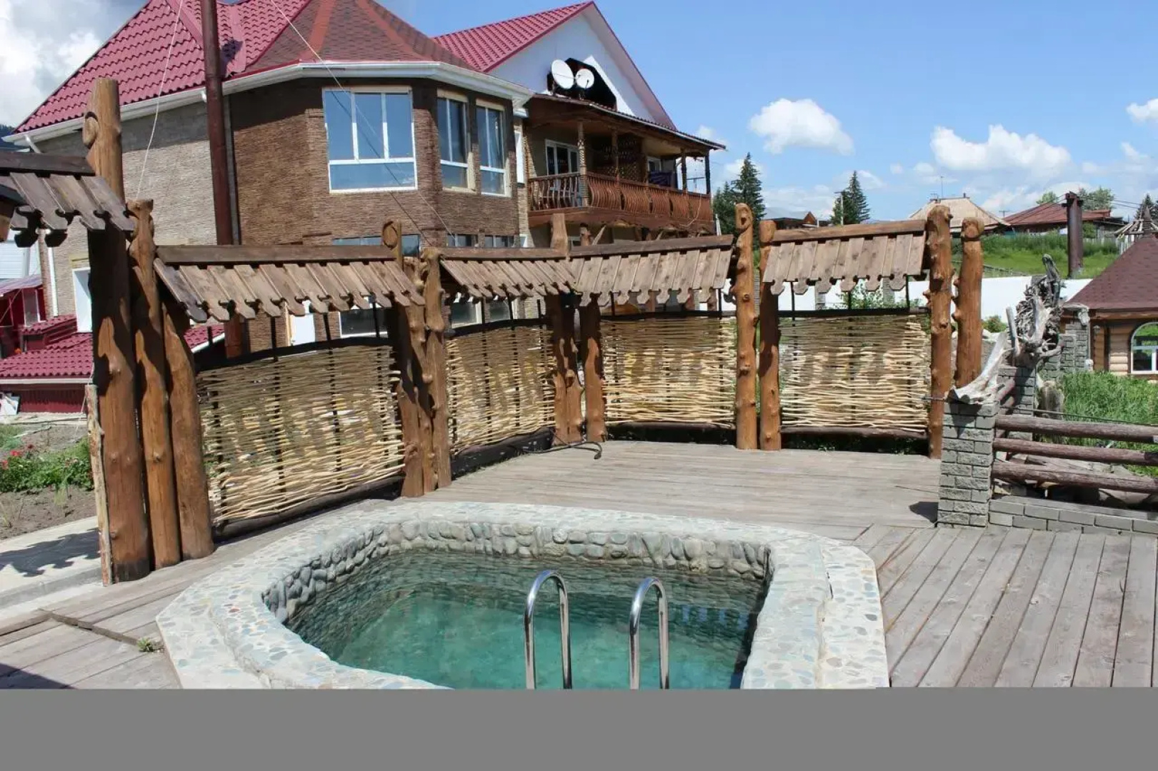 Argut Hotel