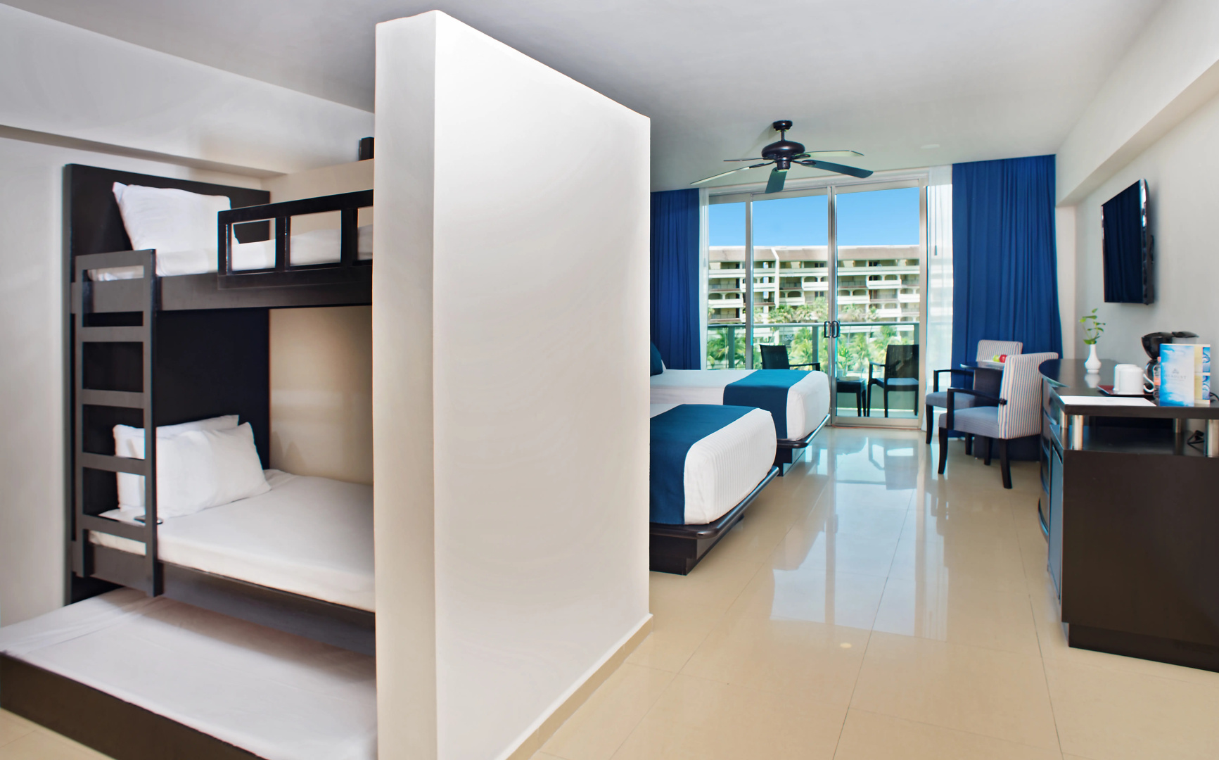 Отель Seadust Cancun Family Resort