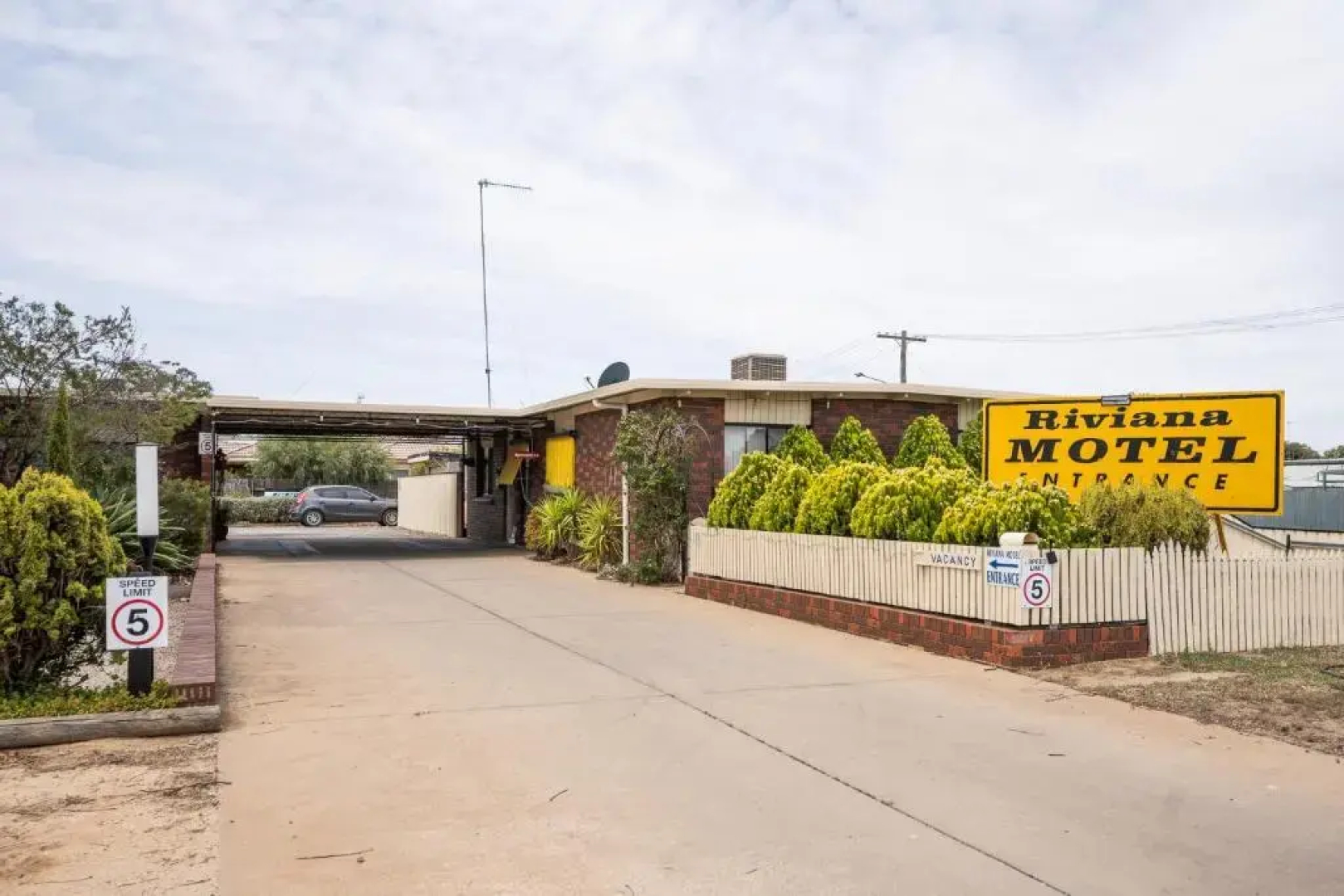 Riviana Motel