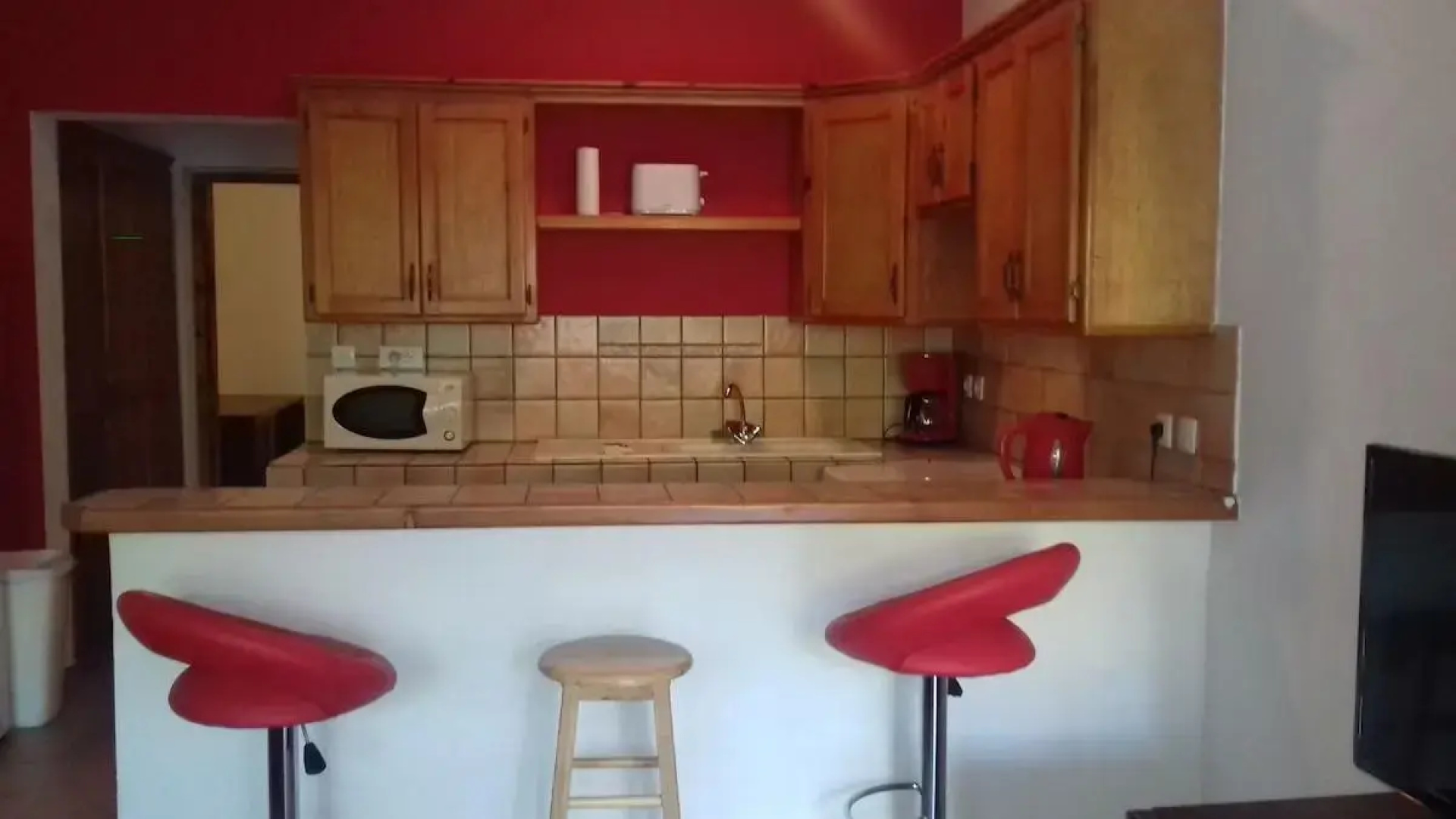 Over The Hill - Guesthouse & Residence