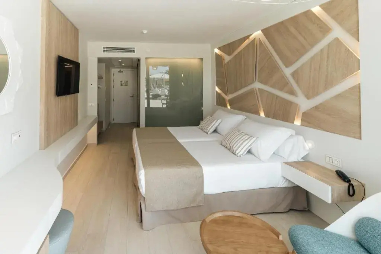 Отель The Ibiza Twiins 