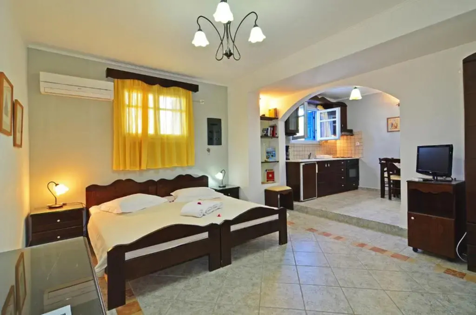 Nikos Sea view apts Milos