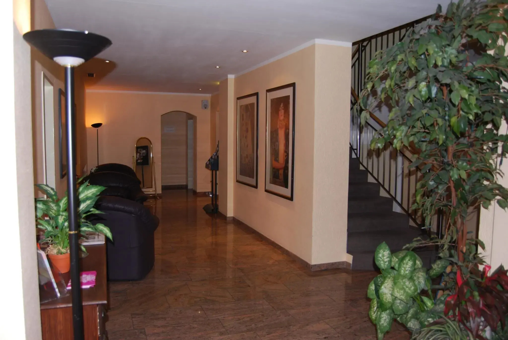 Home Hotel