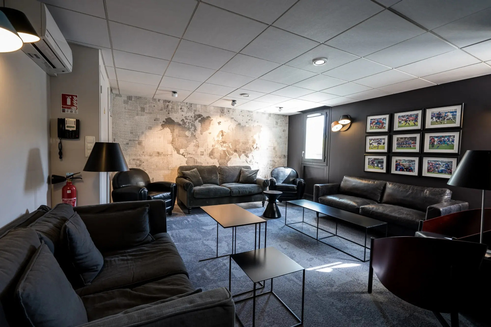 PoMo Hotel & Restaurant