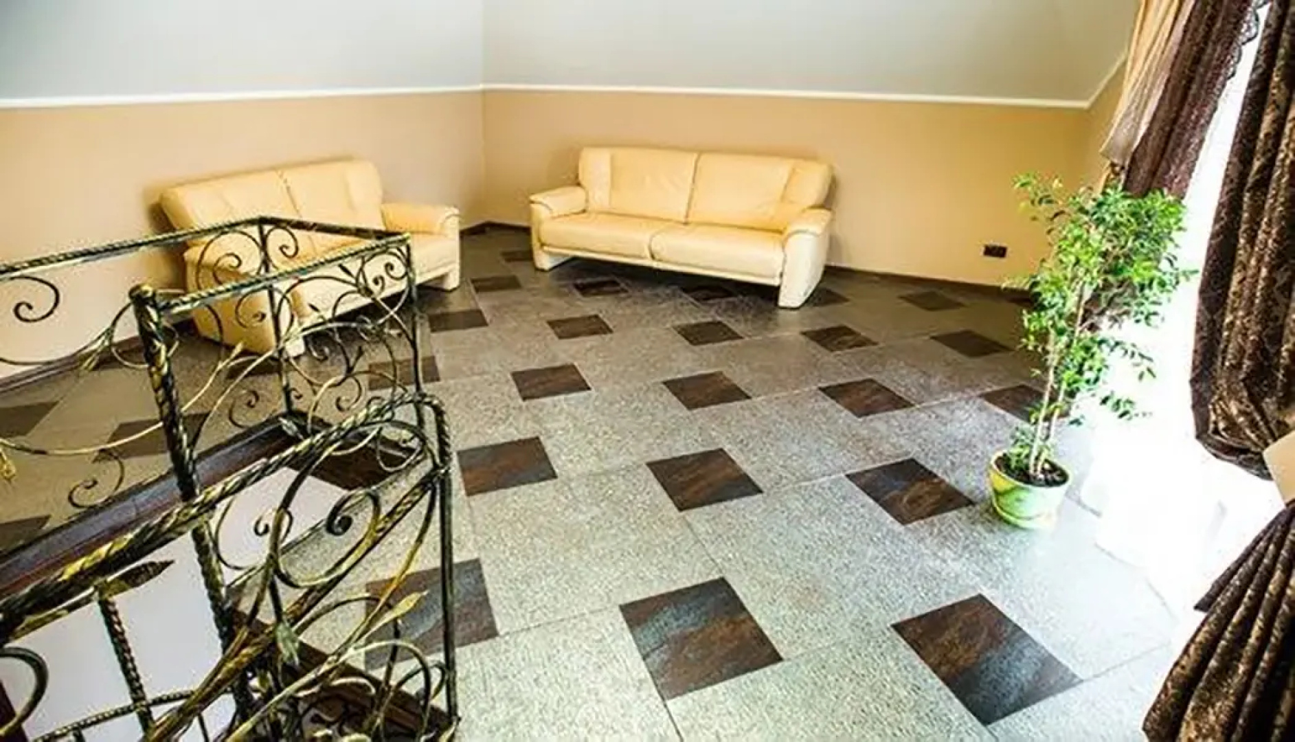 Drive Hills Hotel