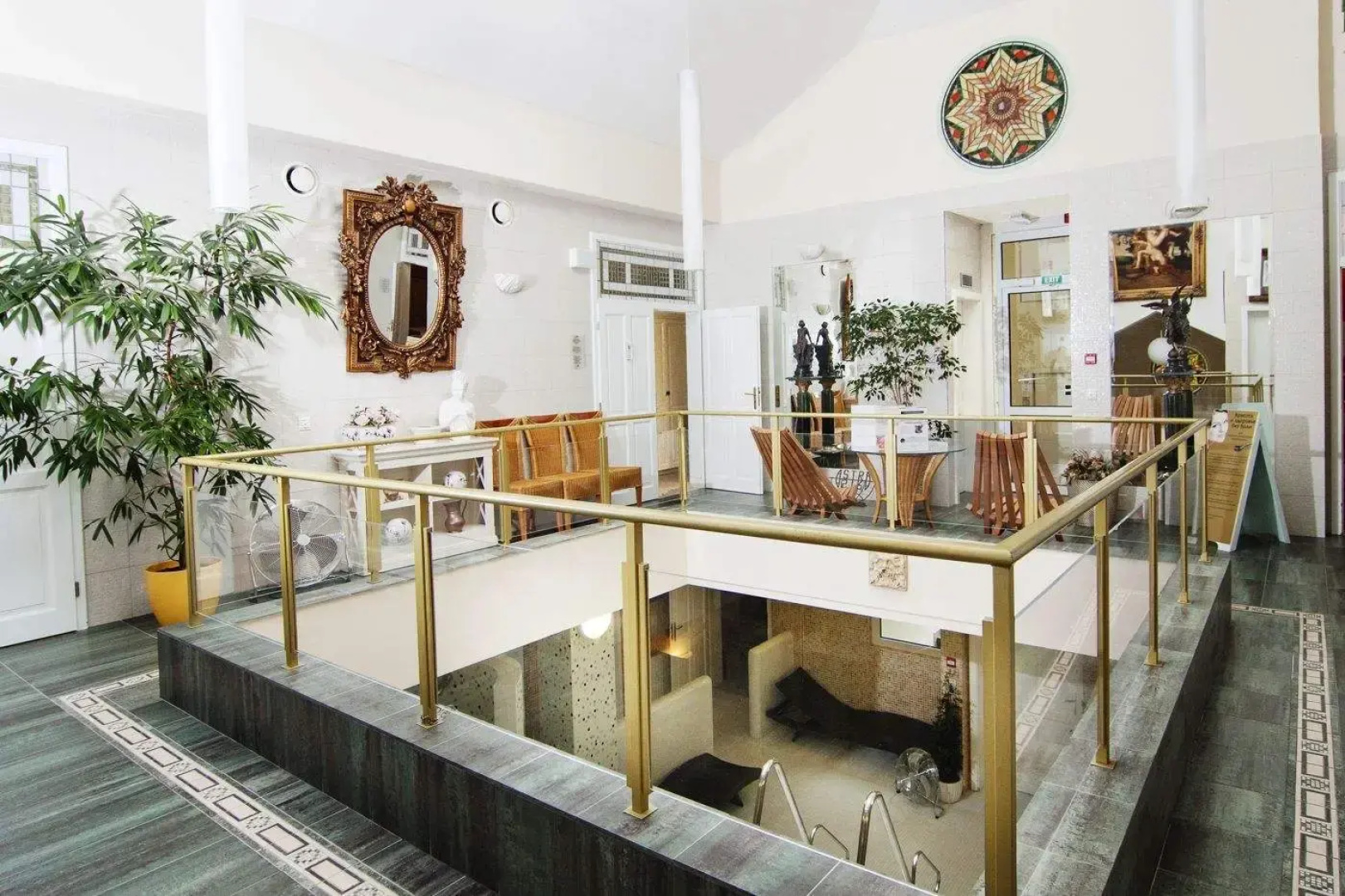 Aura Palace