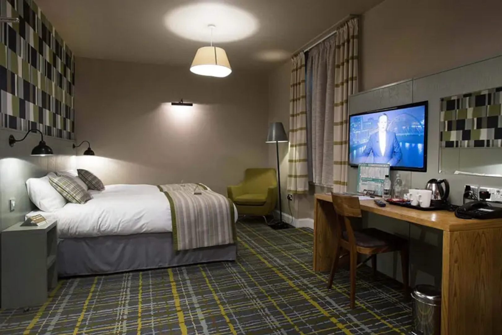 Jollys Hotel
