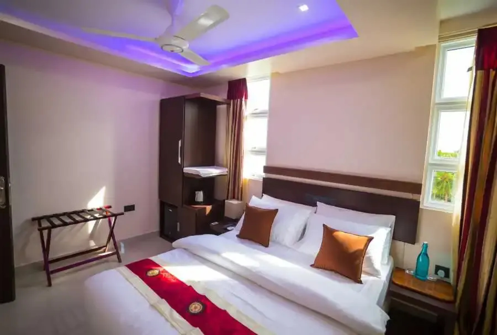 The White Harp Beach Hotel
