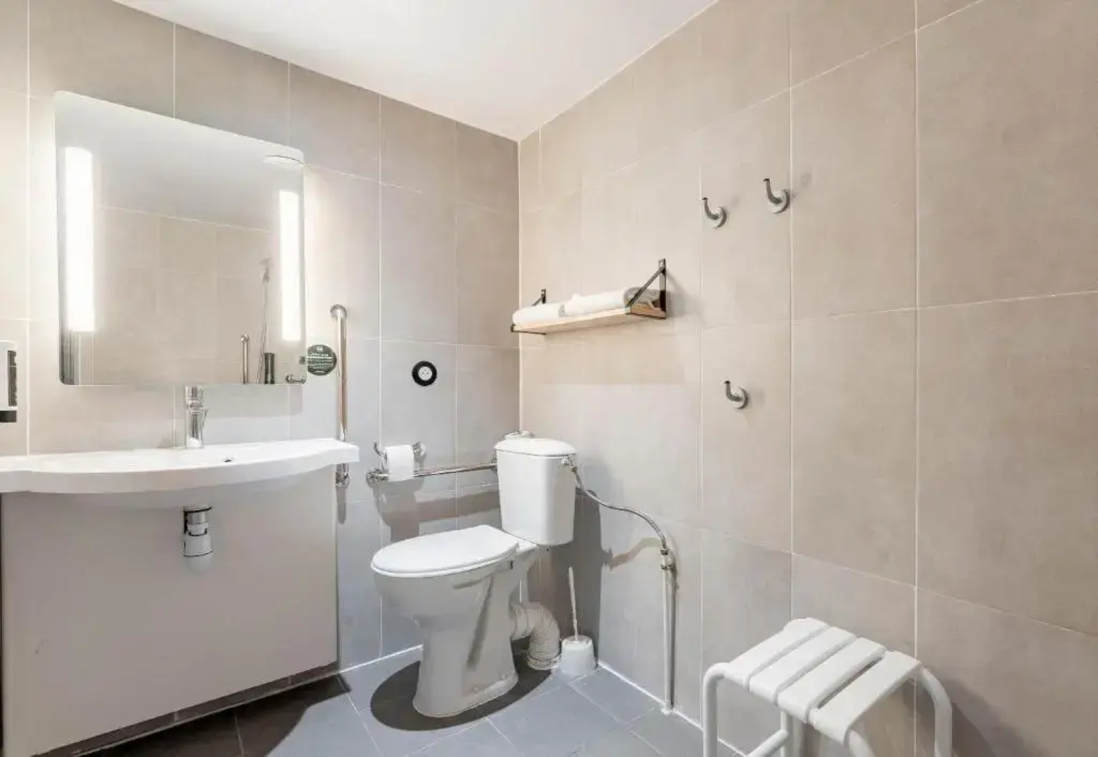 B&B HOTEL Valenciennes Sud