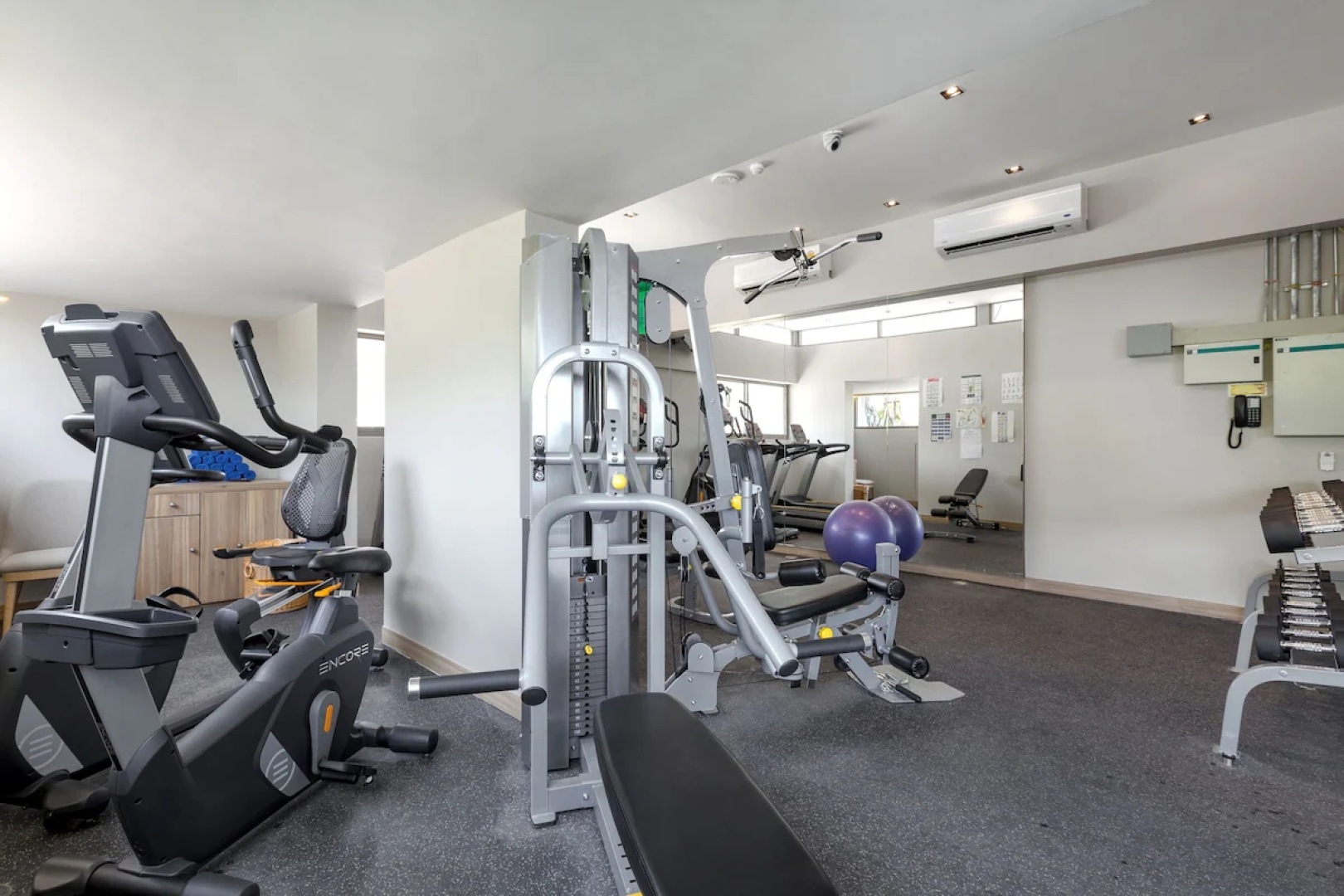 Отель Journeyhub Phuket Patong