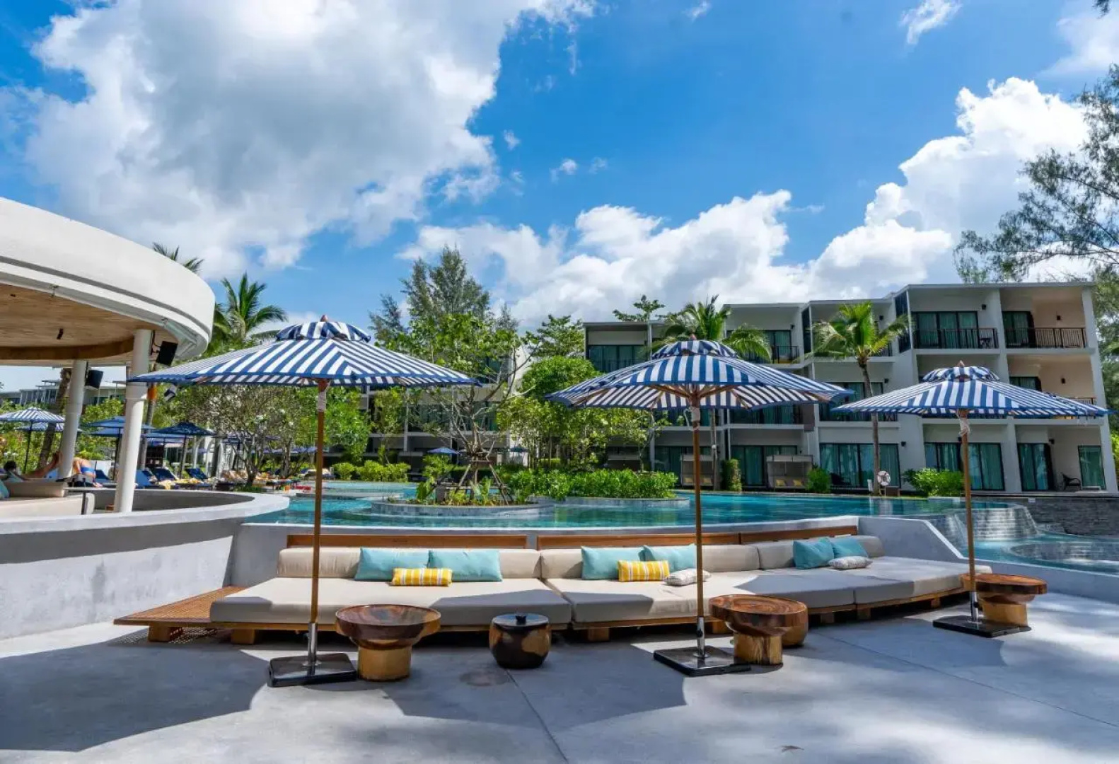 Le Méridien Phuket Mai Khao Beach Resort