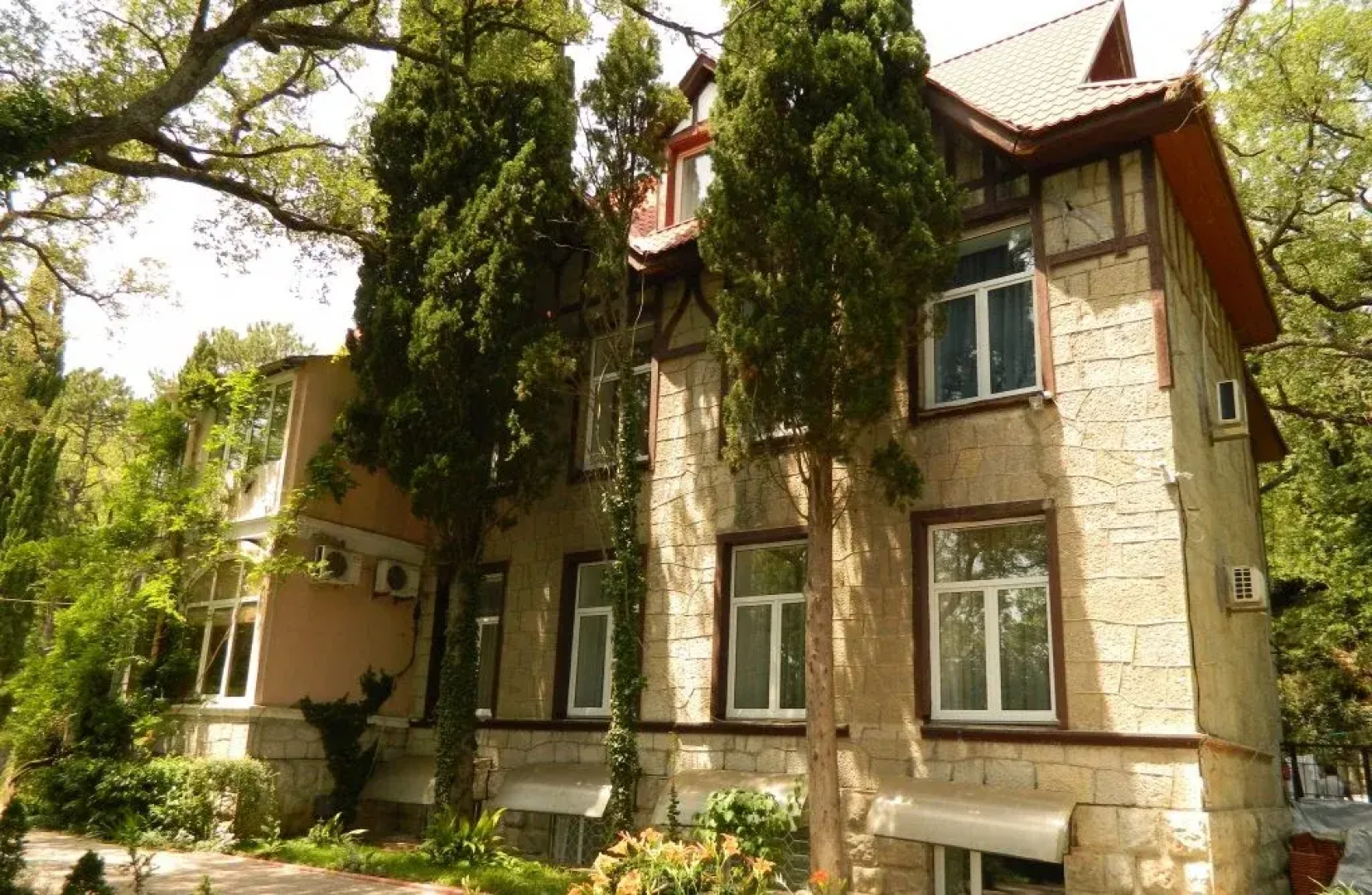 Park Royal Bely Lebed Mini-Hotel