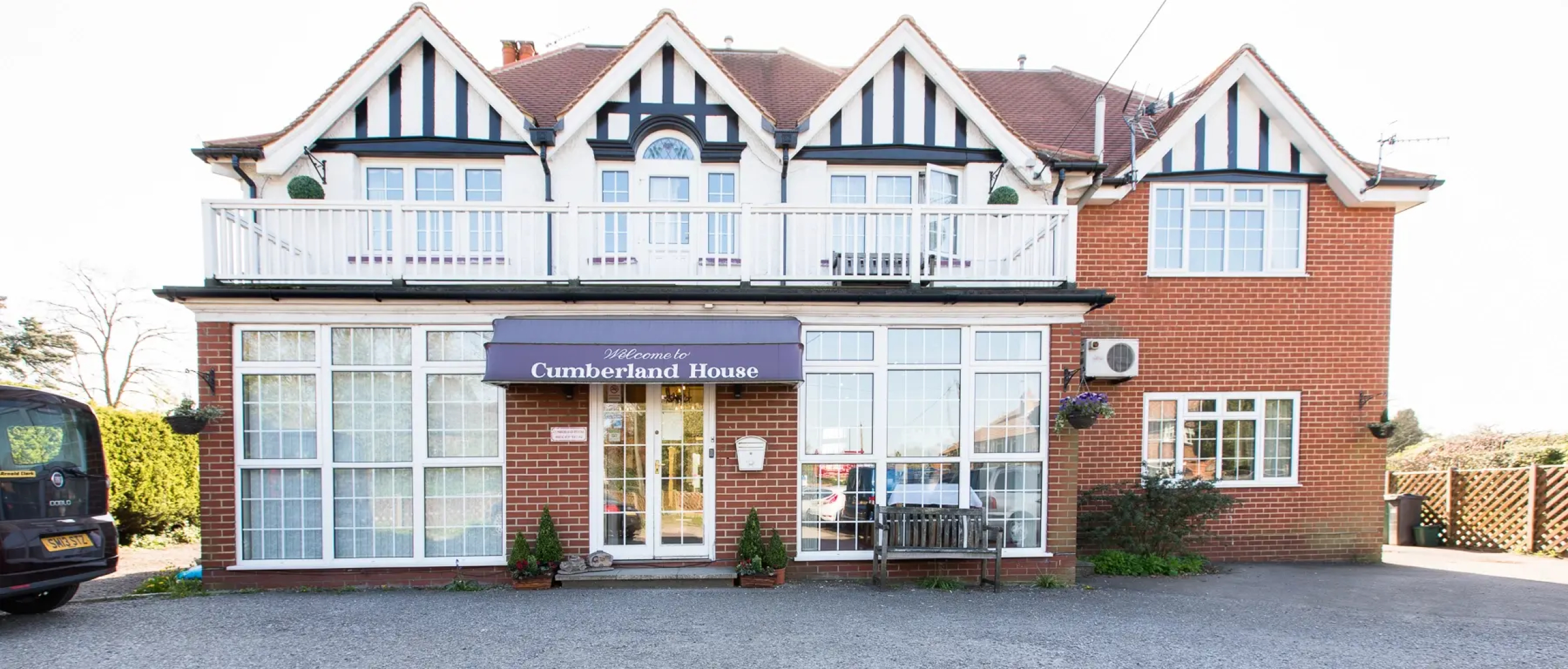 Cumberland House Gatwick B & B