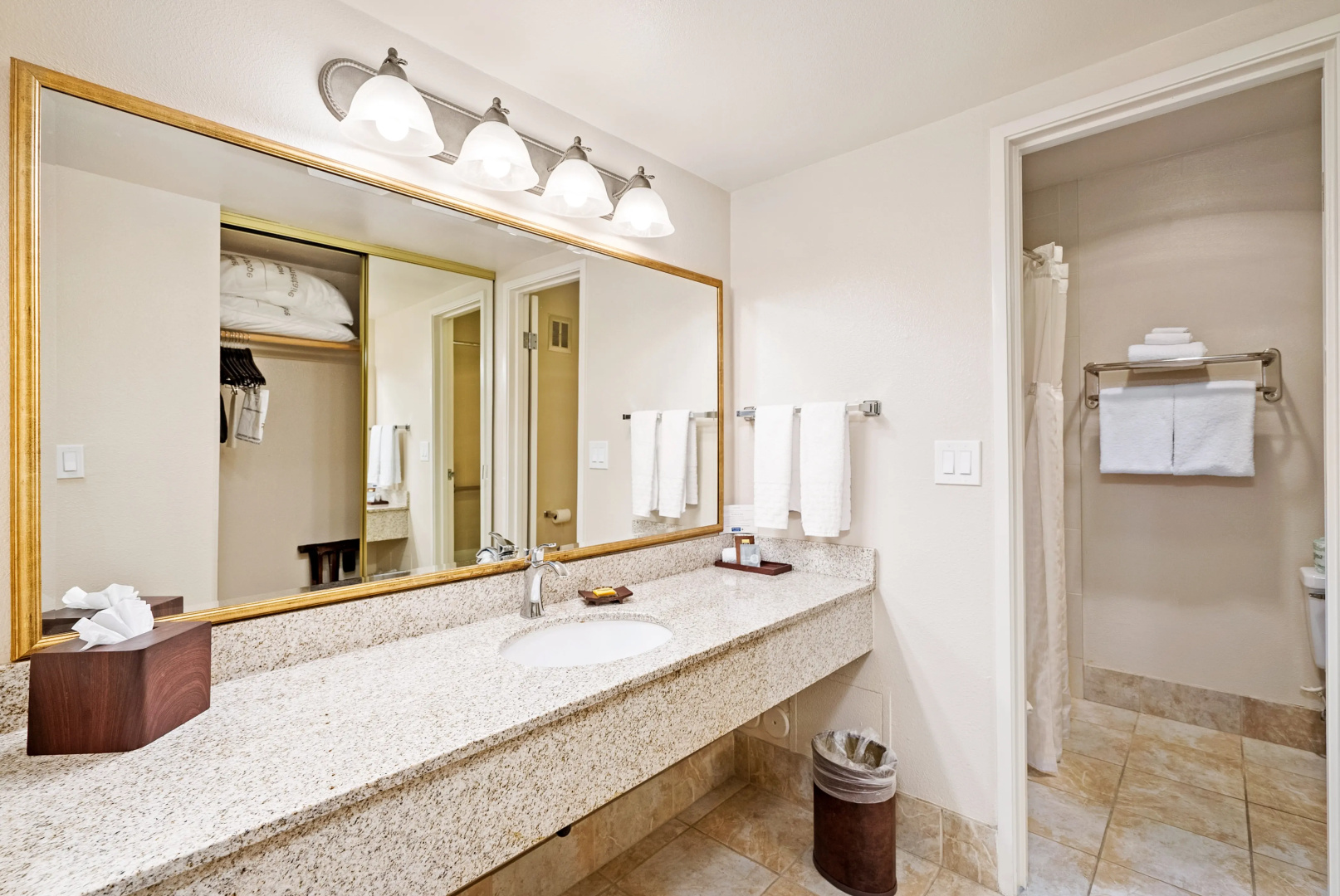 Best Western Plus Royal Oak Hotel