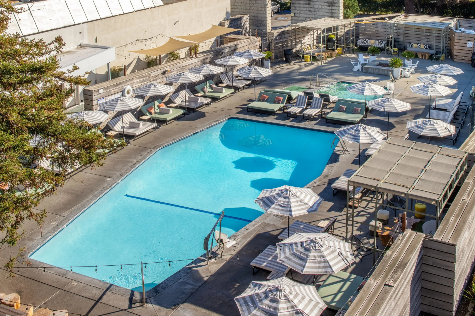 Hotel Paradox, Autograph Collection