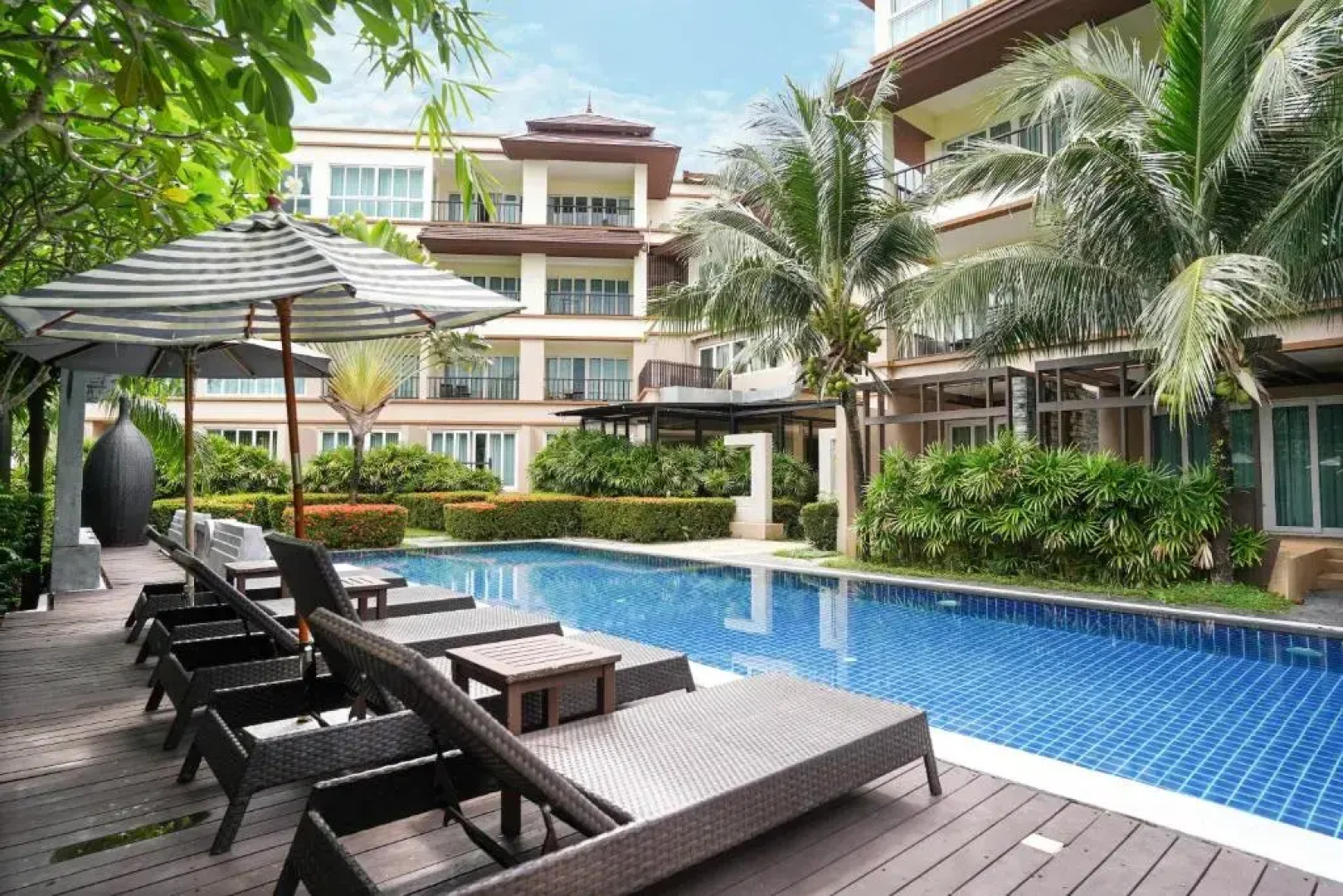 Отель Coco Phuket Bangtao Beach
