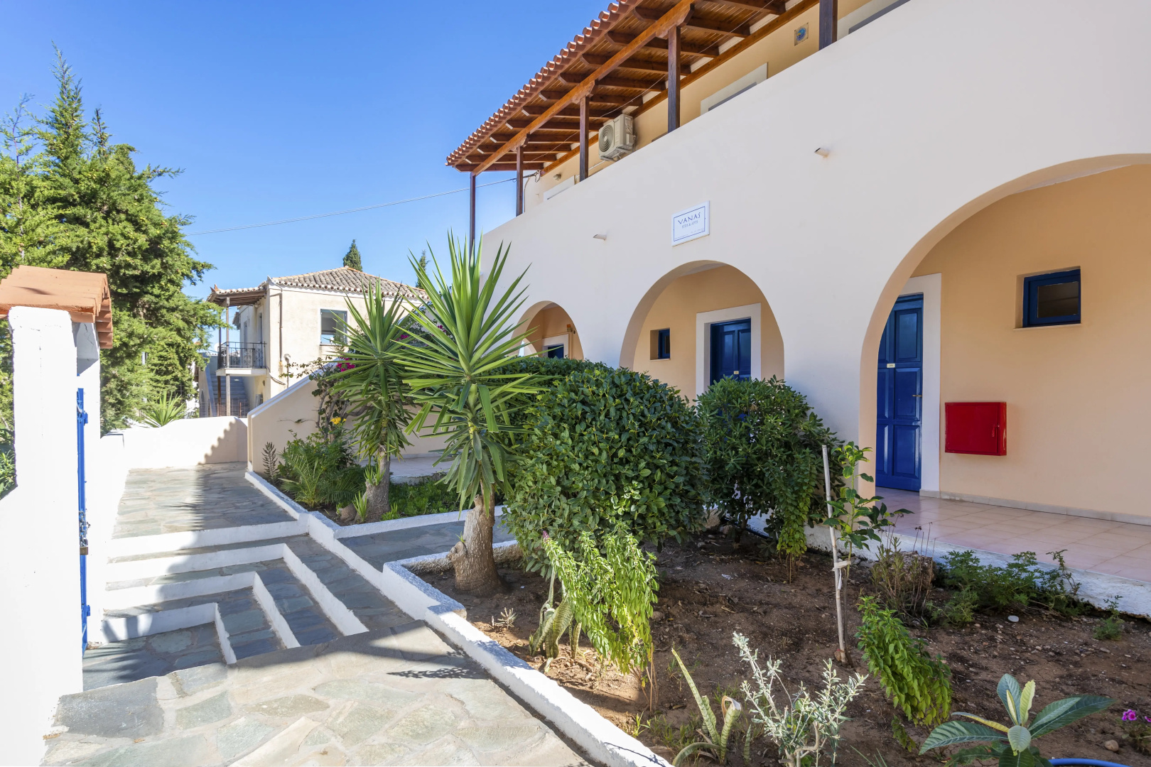 Vanas Apartments