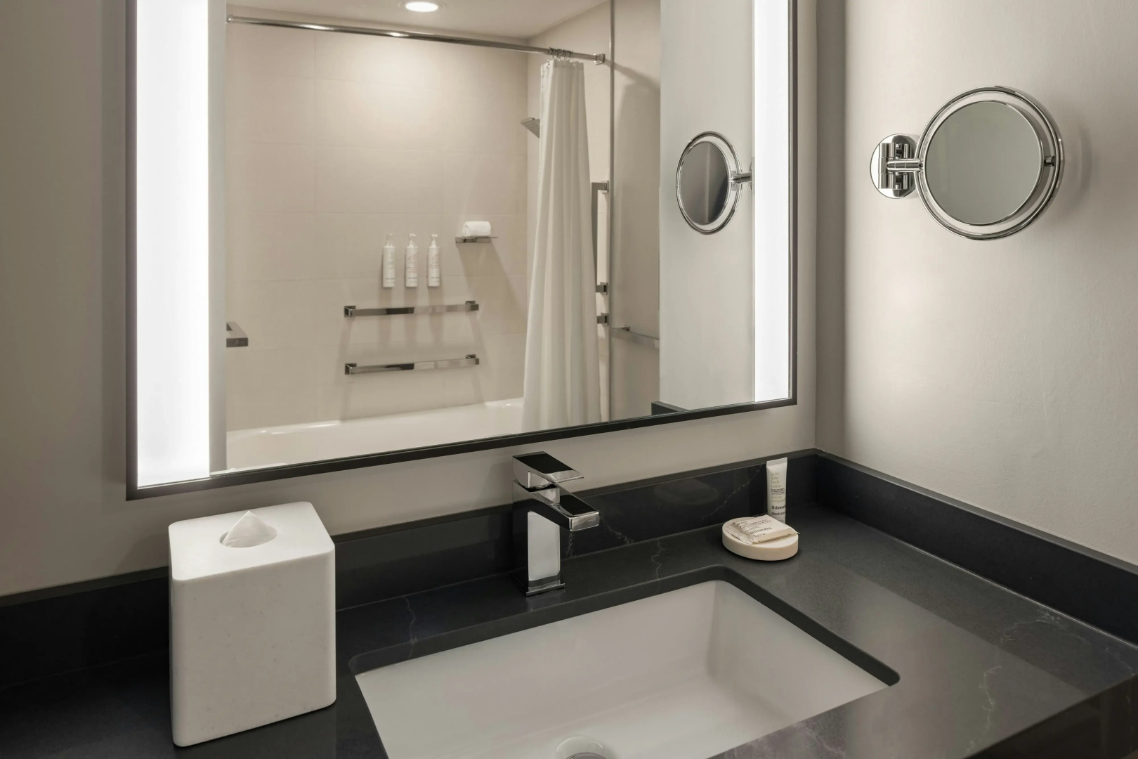 Oshkosh Marriott Waterfront Hotel & Convention Center