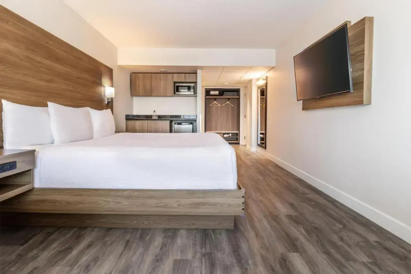 Atrium Hotel Vancouver