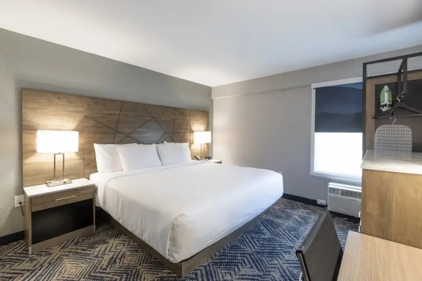 Rodeway Inn & Suites near Outlet Mall - Asheville