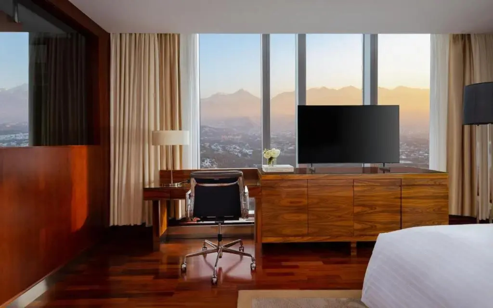 Отель The Ritz-carlton, Almaty