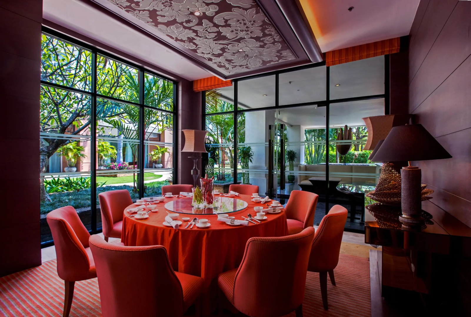 Hotel & Suites Shangri-La