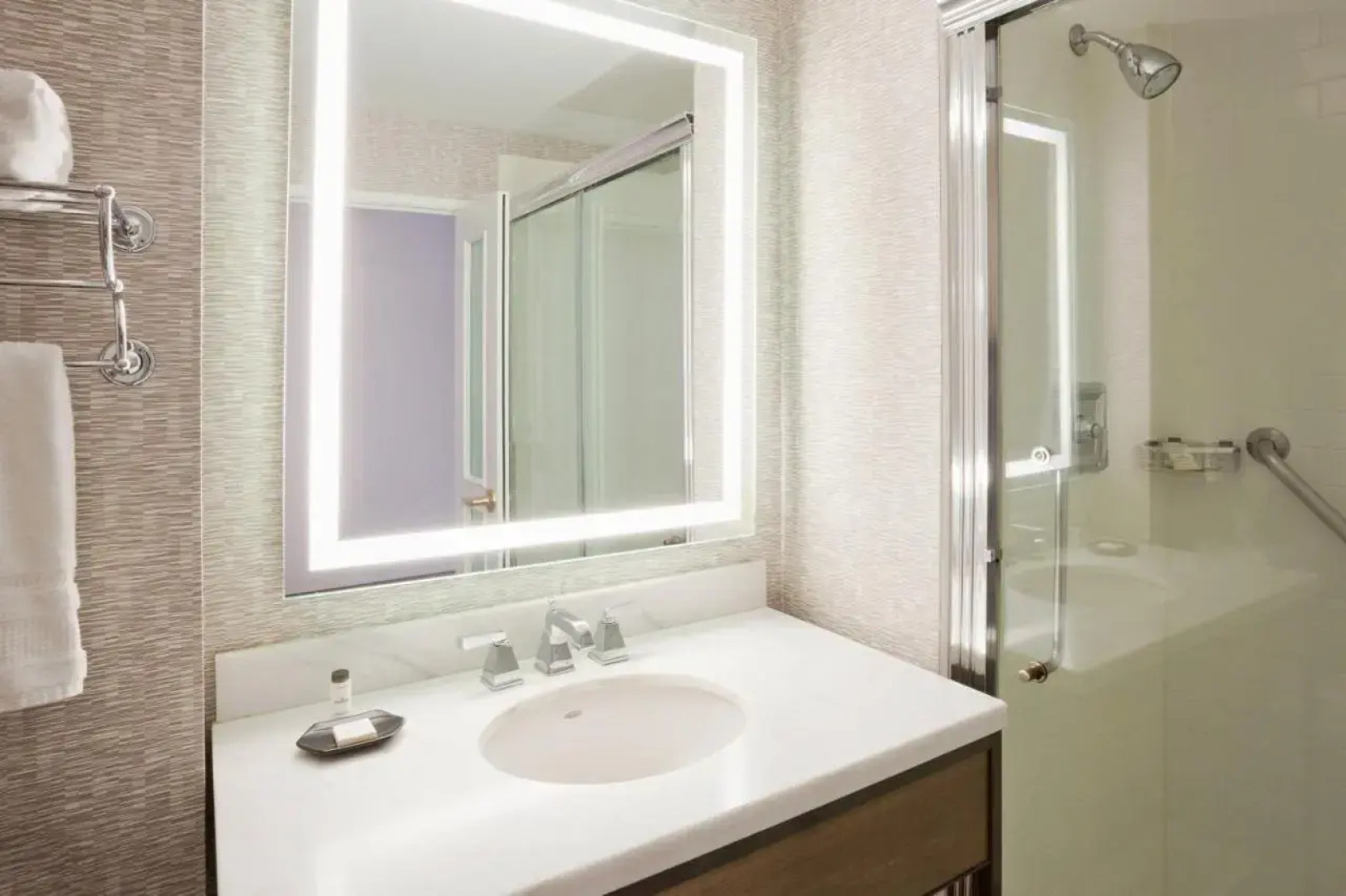 Sheraton St. Paul Woodbury Hotel