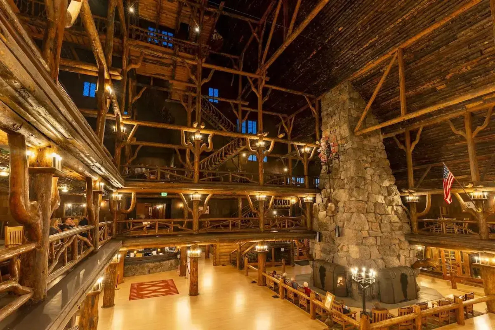 Отель Old Faithful Inn — Inside the Park