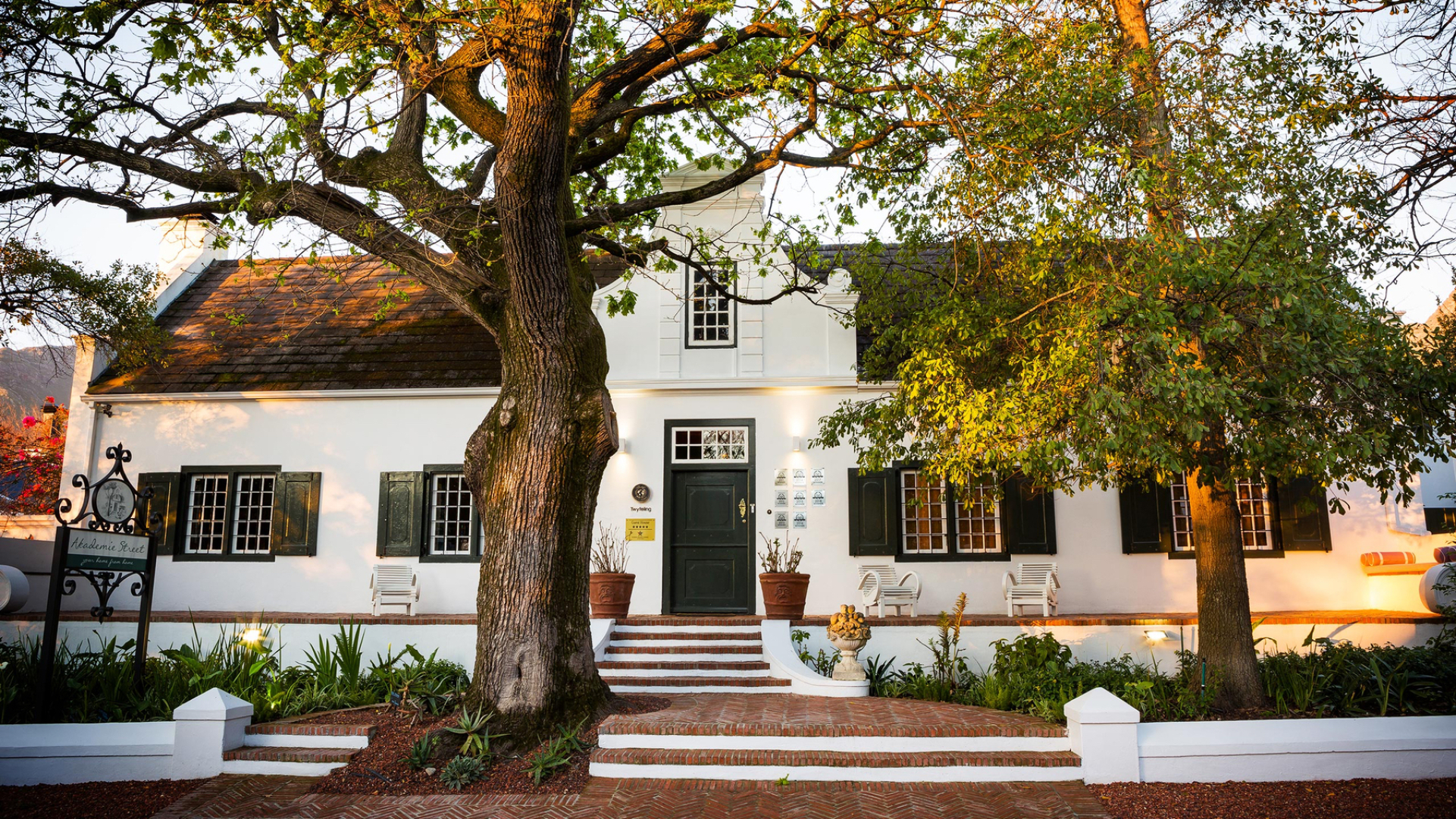 Akademie Street Boutique Hotel