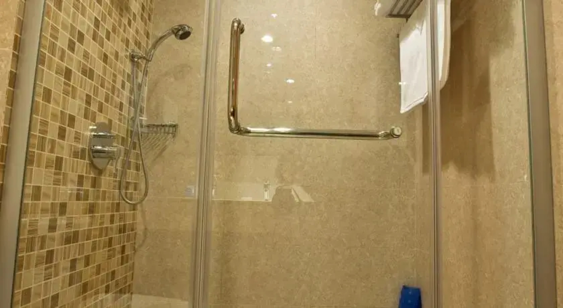 C.straits Beautiful Scene Hotel