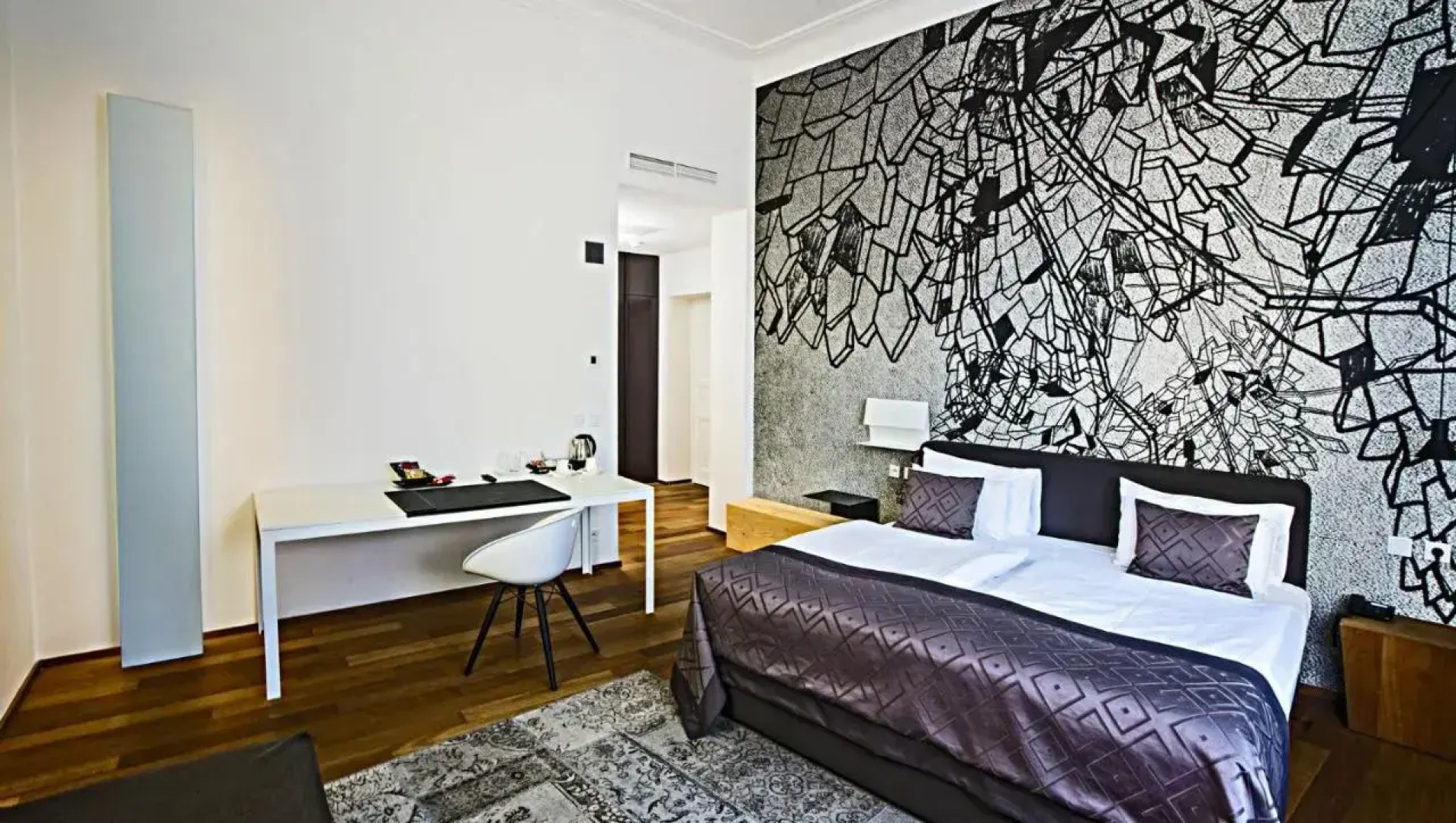 Отель Golden Crown