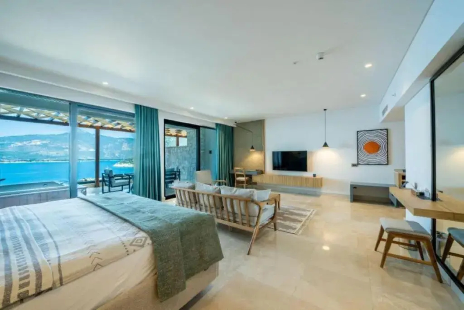 Lures Hotel