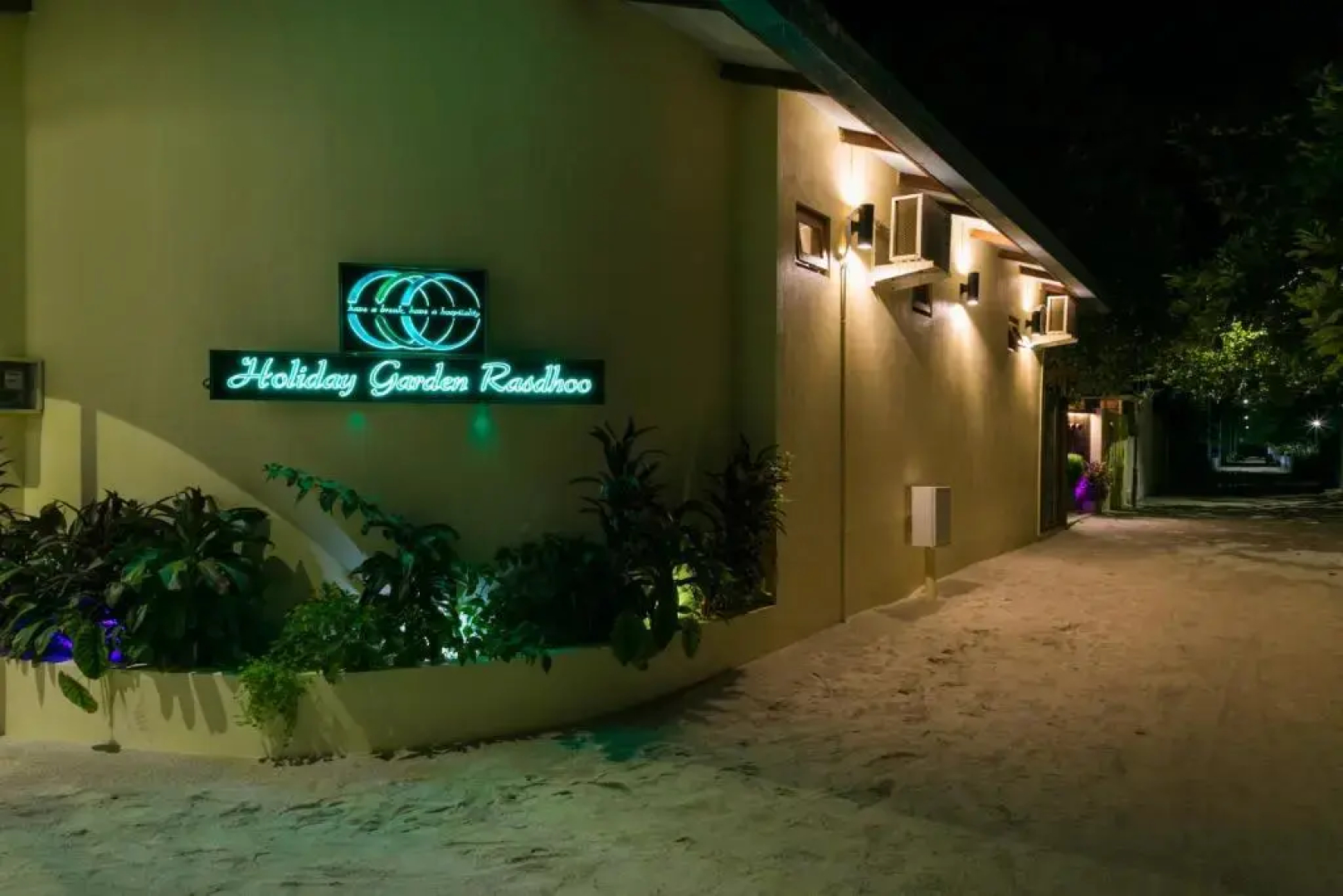 Holiday Garden Rasdhoo