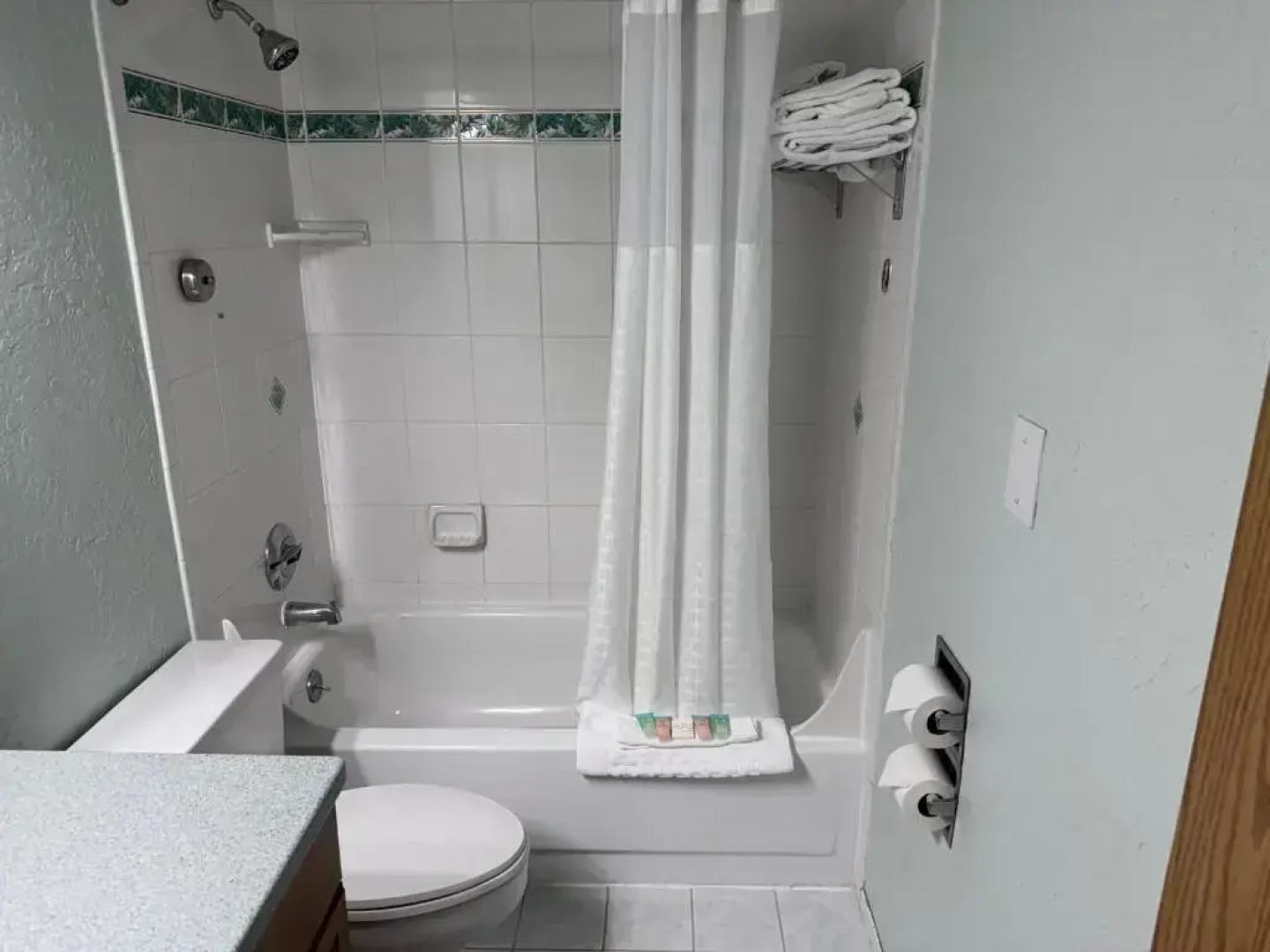 Promenade Inn & Suites Oceanfront