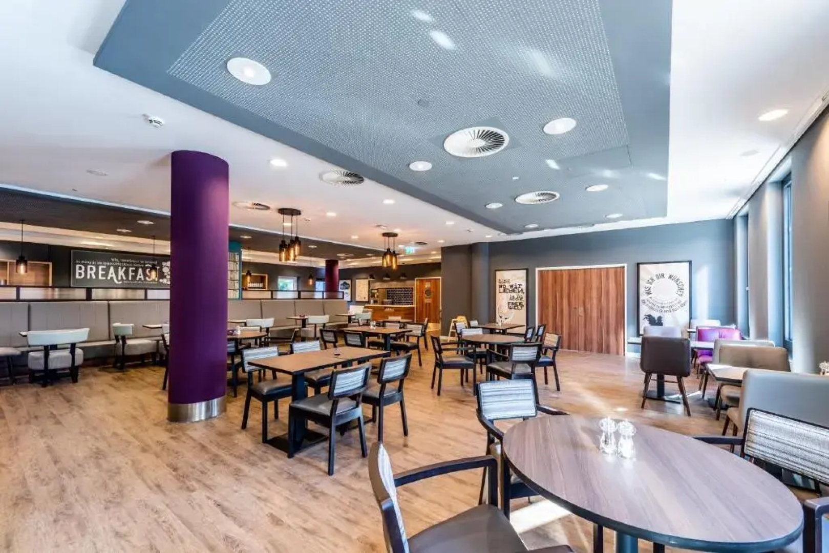 Отель Premier Inn Duesseldorf City Centre