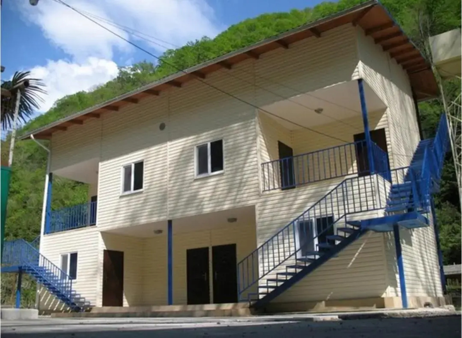 Домик в ущелье