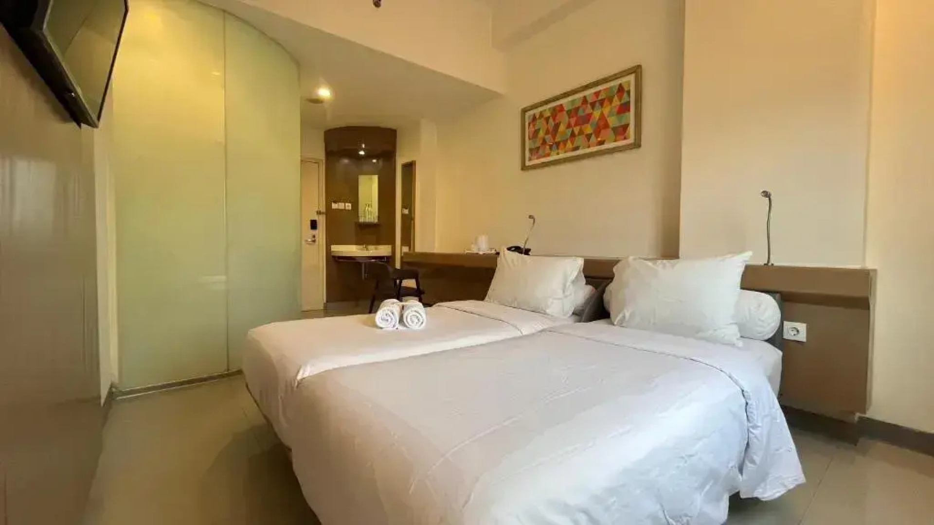 Отель Lamora Kota Lama Surabaya