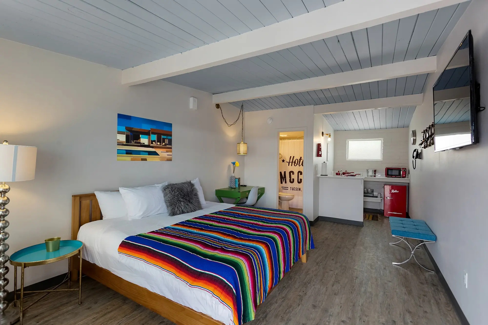 Hotel McCoy - Art, Coffee, Beer, Wine