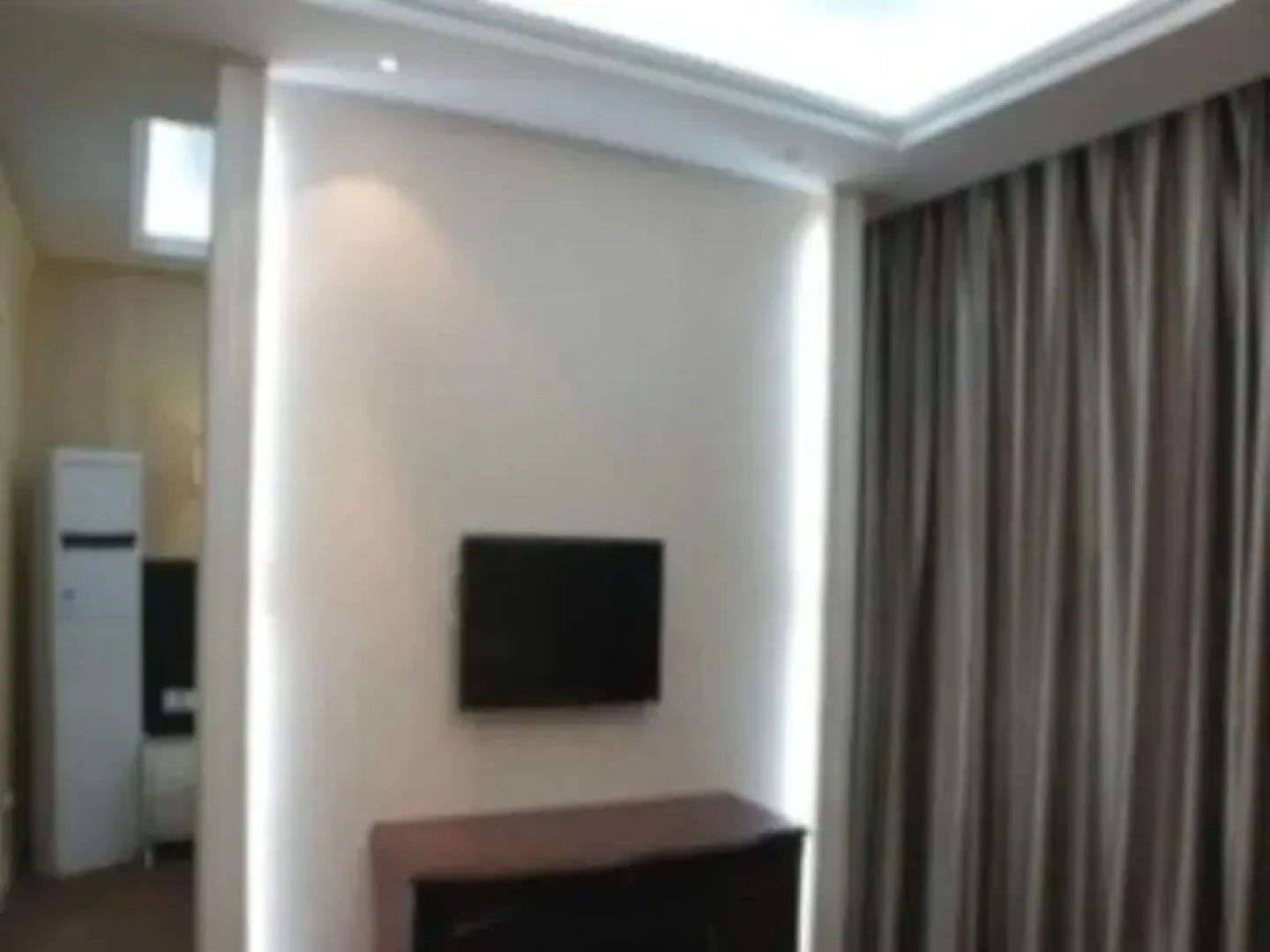 Zhongtian Seaview Hotel (Zhanqiao Railway Station)