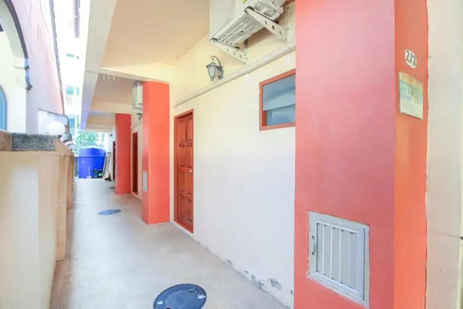 Ban Elephant Blanc Apartment