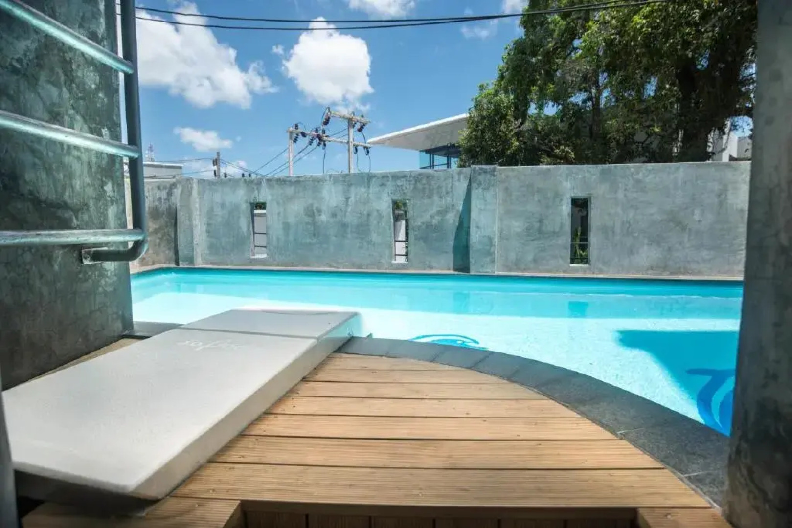 Beehive Phuket Old Town - Hostel