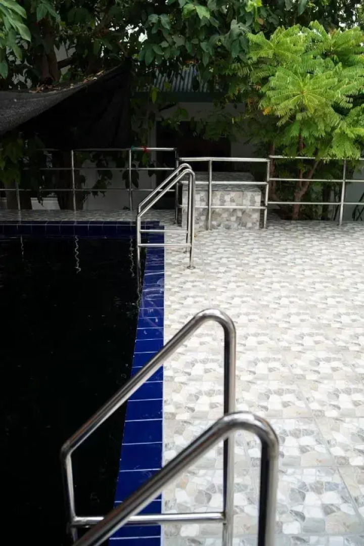 Tropical Biosphere Hotel